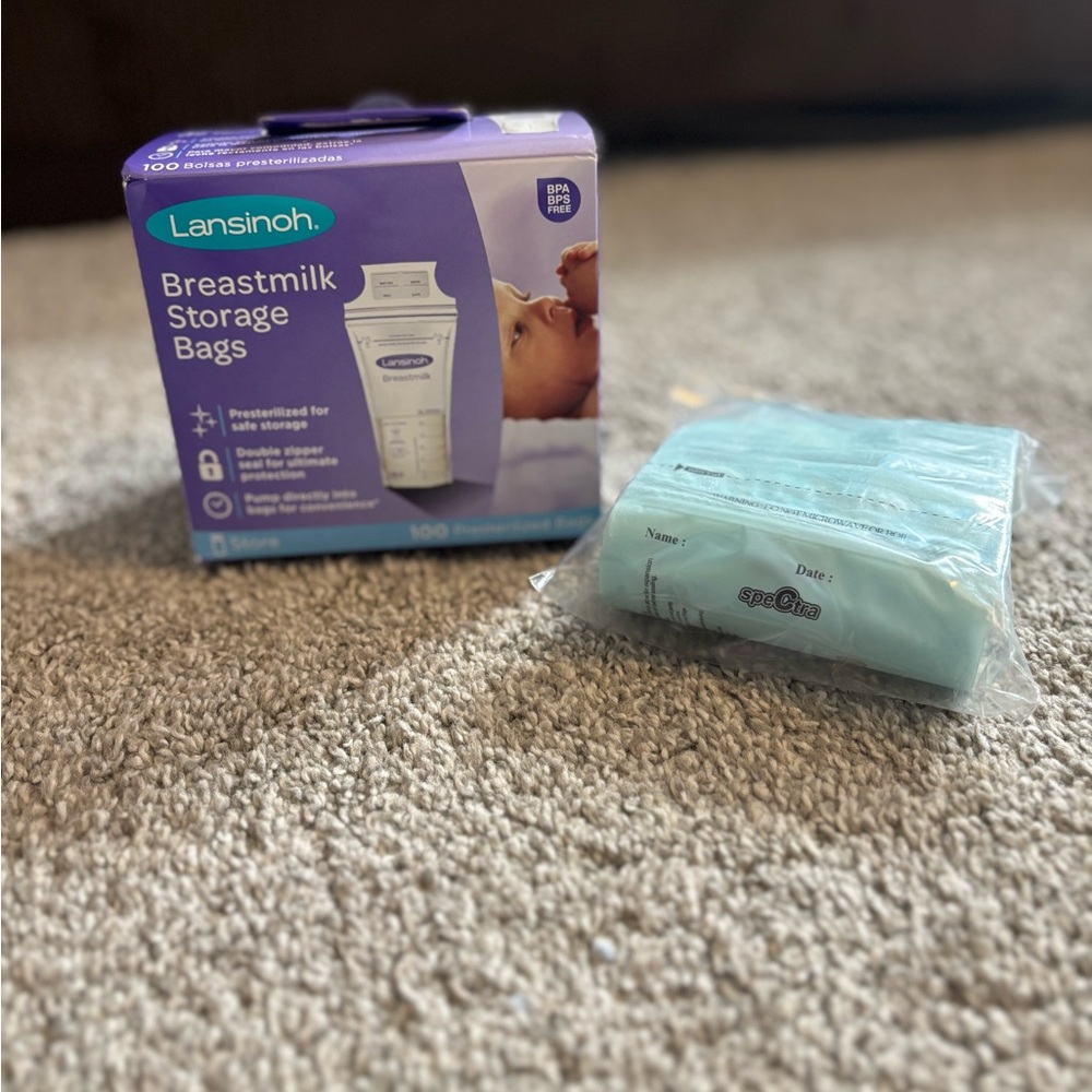Lansinoh Purple and White Breastmilk Storage Solution